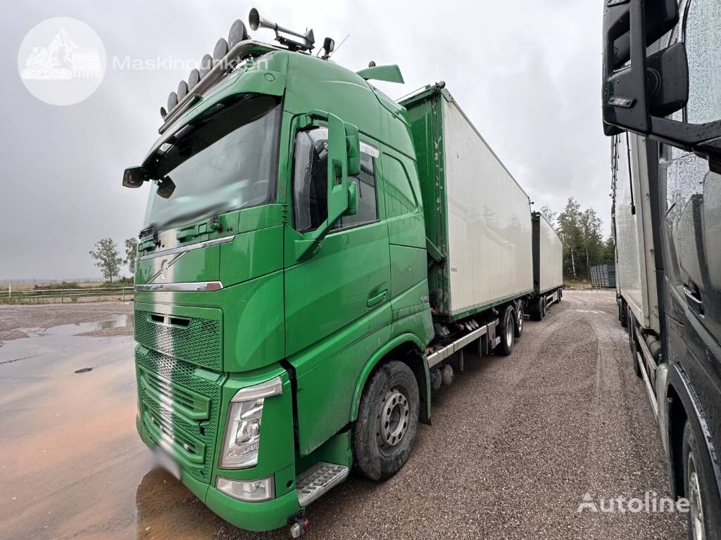 ciężarówka do przewozu drewna Volvo FH 540