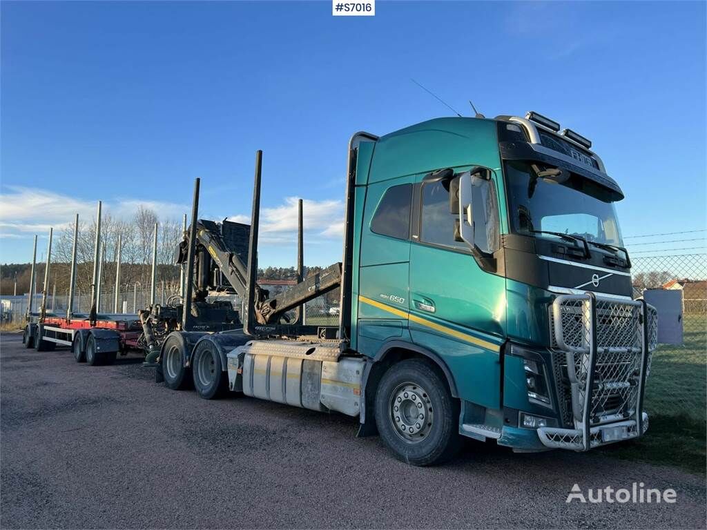 شاحنة نقل الأخشاب Volvo FH16 Timber truck with trailer and crane