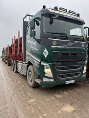 camion transport de lemne Volvo FH500