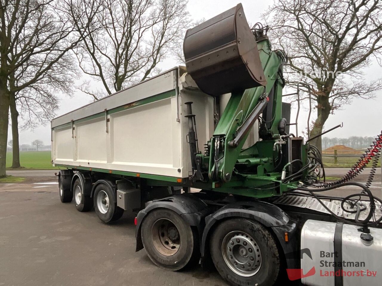 ATM OKA 15/30 3 Assen kiptrailer met HMF 1643 Z2 Kraan As 1 en 3 ges tippsemitrailer