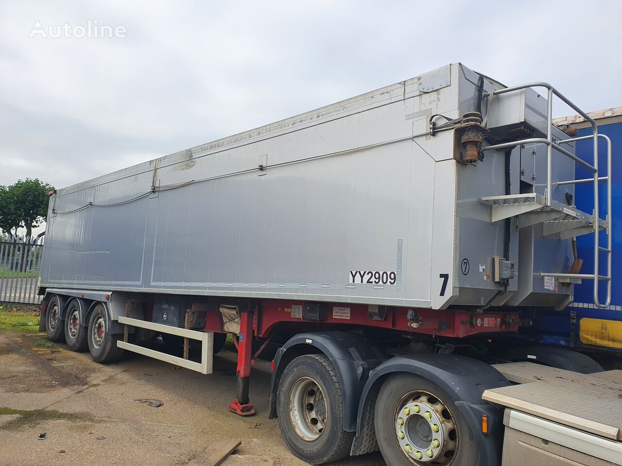 Fruehauf tipper semi-trailer