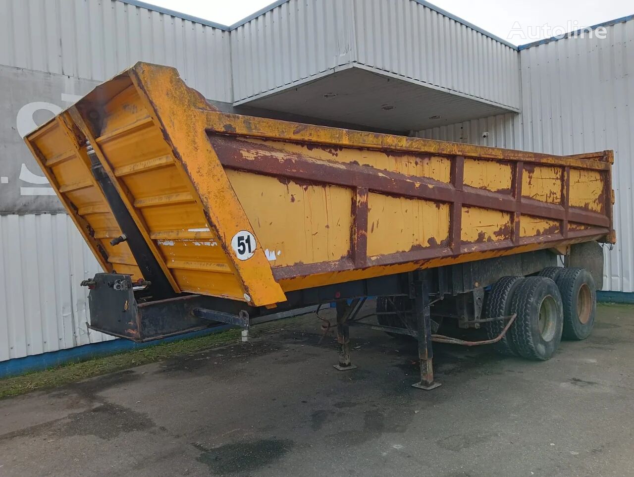 Fruehauf 2 Axle Steel Tipper, 8 tyres , Spring Suspension , Drum Brakes billenős félpótkocsi