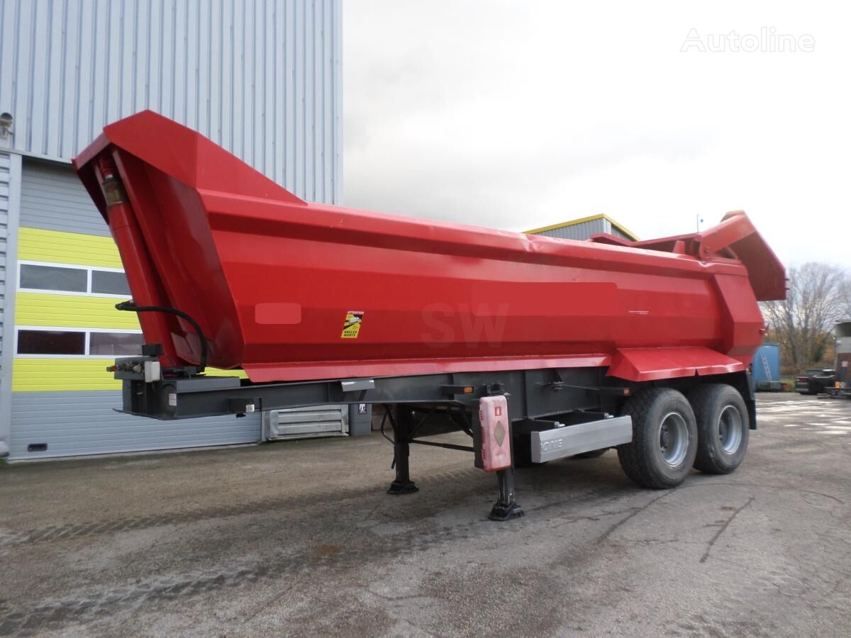 semi-trailer jungkit Fruehauf DF33C1 rusak