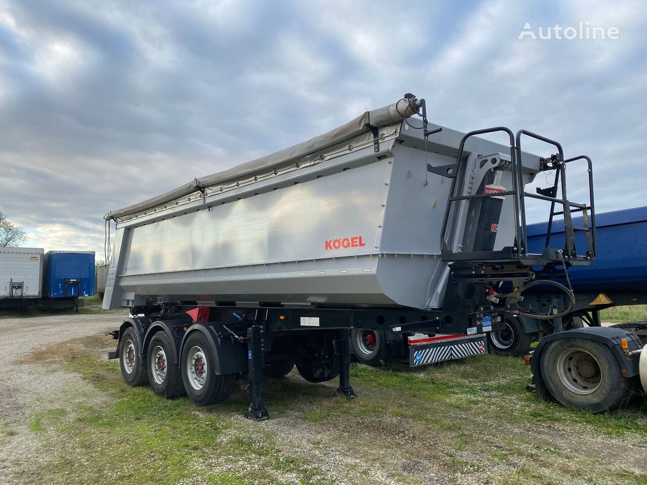 Kögel SKM24, 27m³, Liftachse, SAF tipper semi-trailer