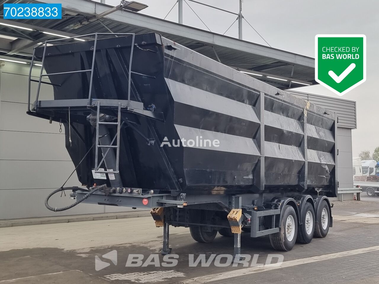 Lück SKF 35 3 axles 46m3 Liftachse tipper semi-trailer