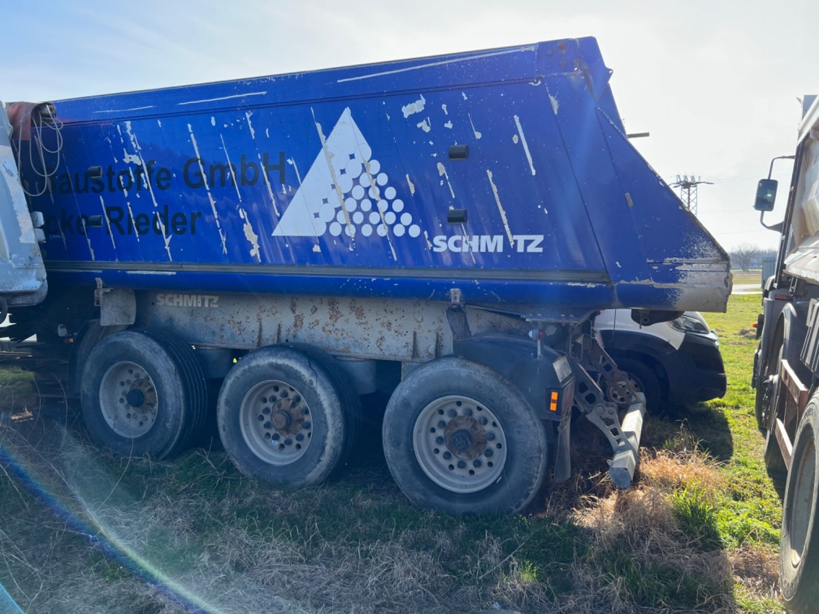 Schmitz Cargobull SKI 24 tipper semi-trailer