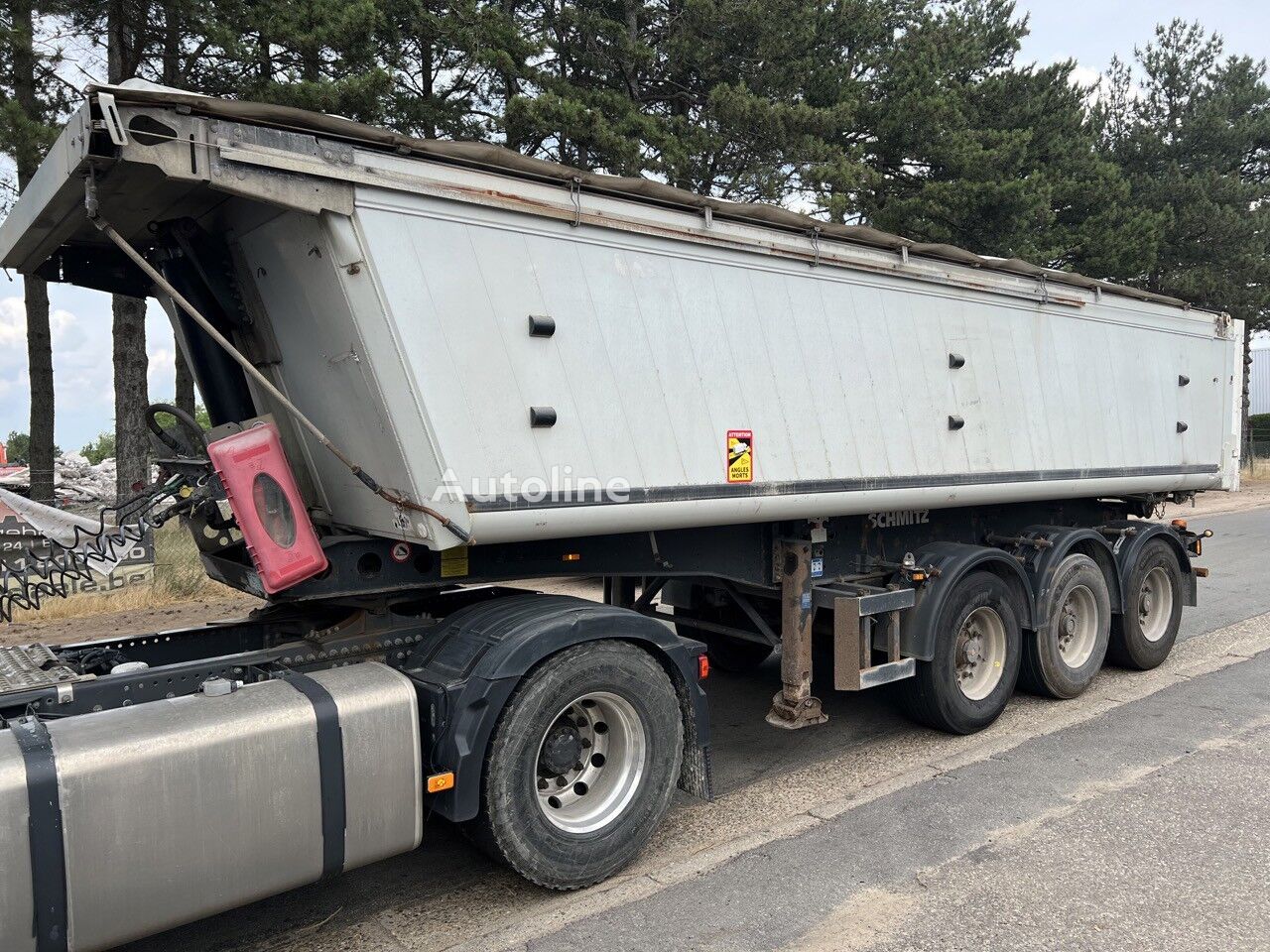 Schmitz Cargobull SKI 24 tipper semi-trailer