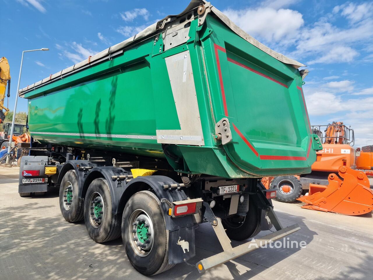 Schmitz Cargobull SKI 8,2, 2022, EX DEMO, FULL OPTION, tires 95% ok-29500 EUR poluprikolica kipera - Autoline