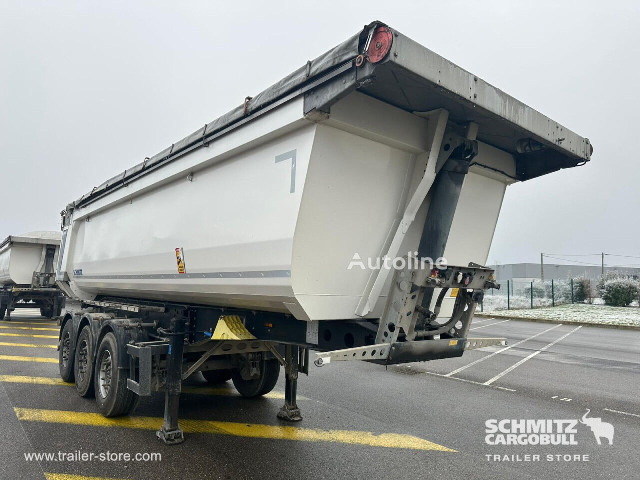 Schmitz Cargobull Tipper Steel half pipe body 60mÂ³ semirremolque volquete