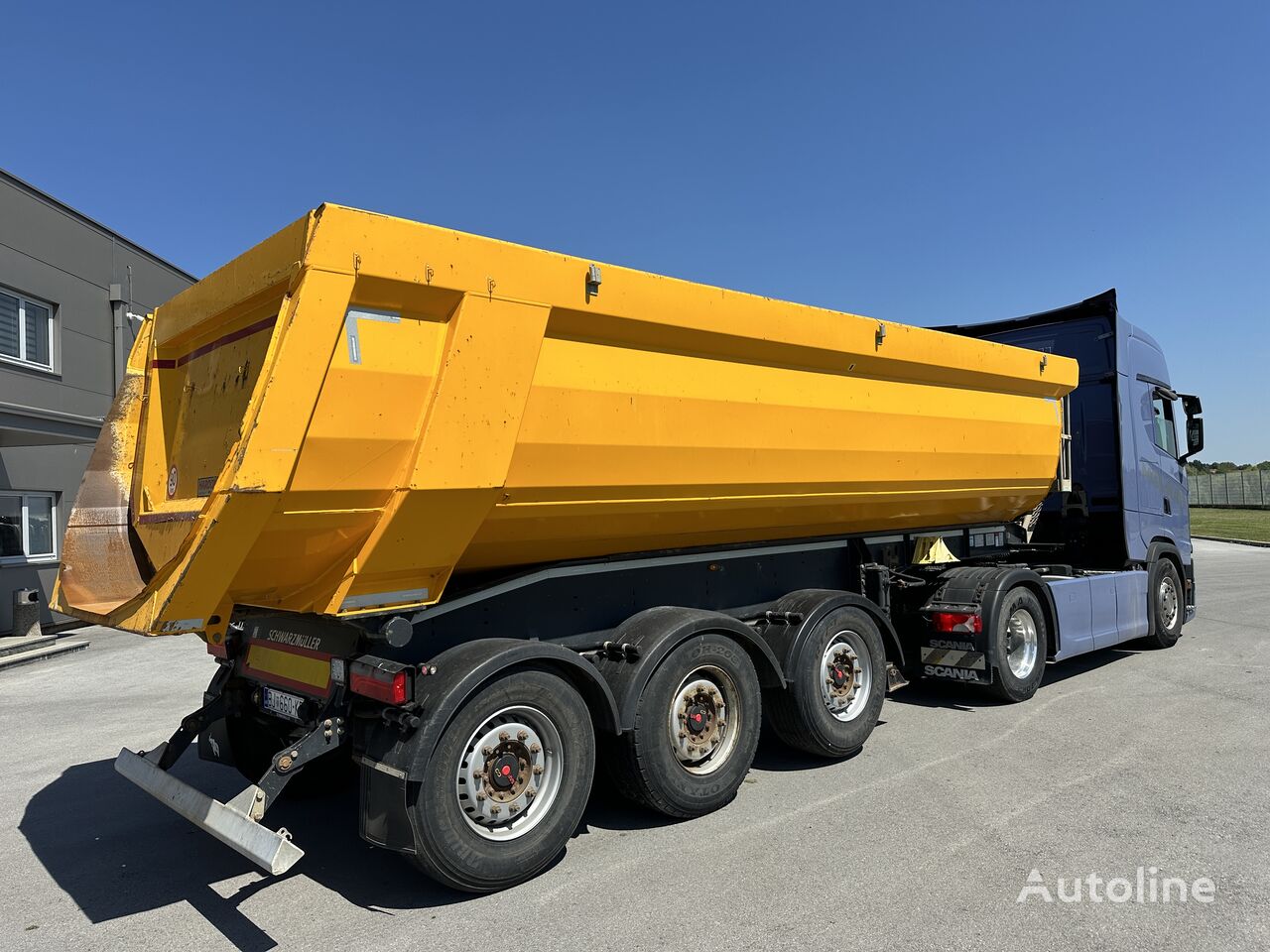 Schwarzmüller SK tipper semi-trailer