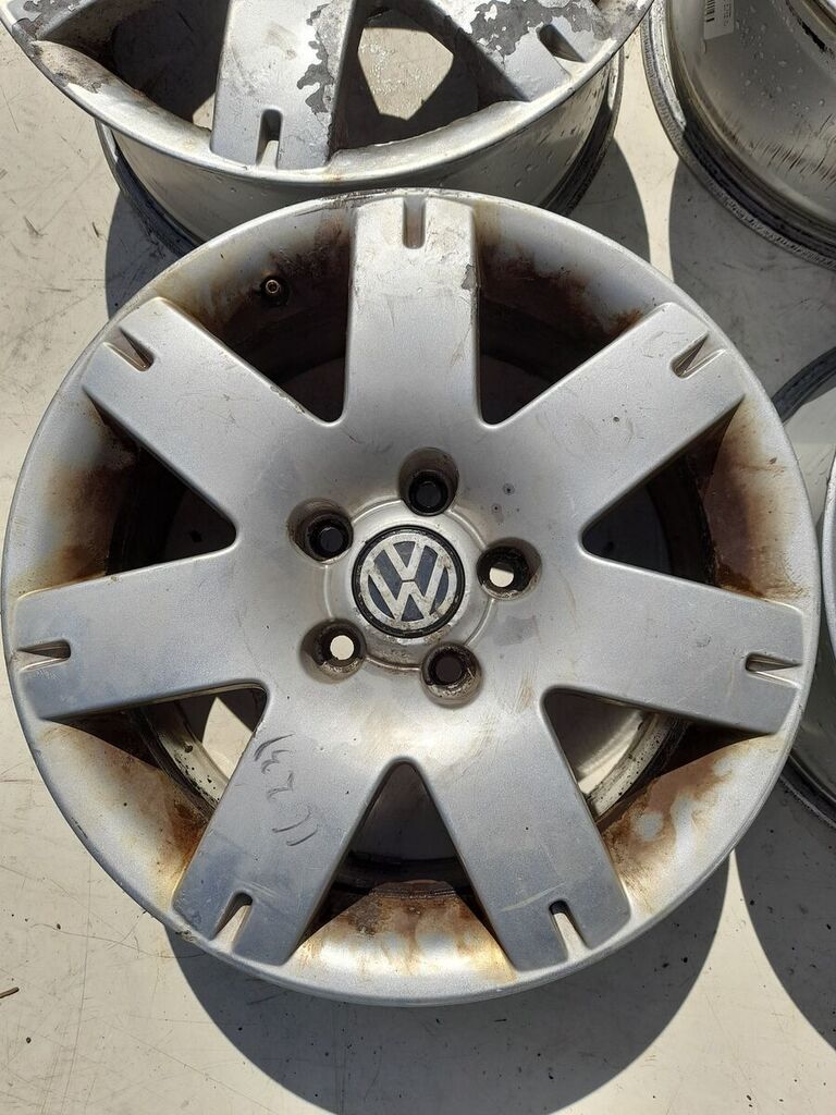 Volkswagen 2.5 TDI automobile wheel rim