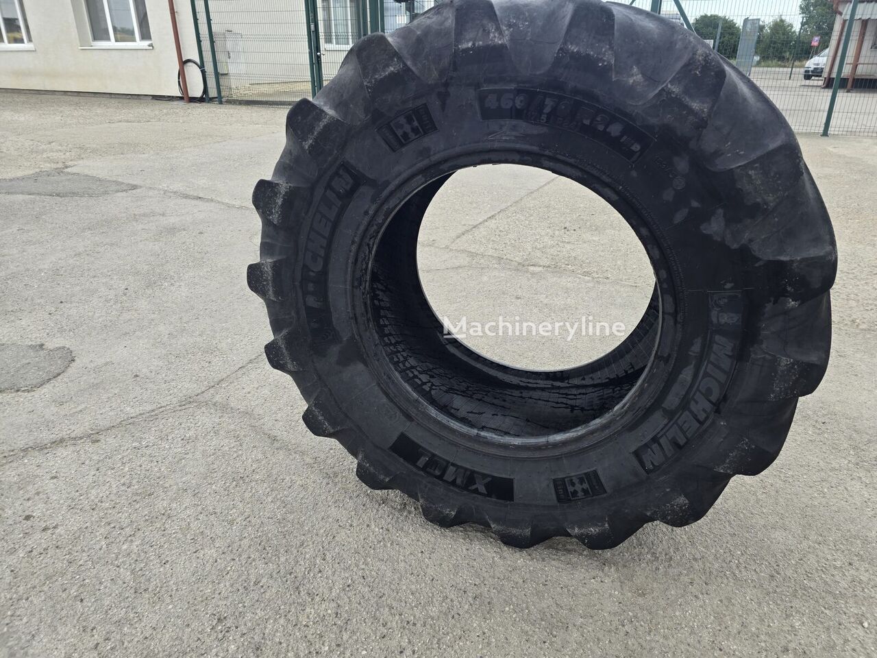 إطار العجلة للودر الحفار Michelin XMCL - Machineryline