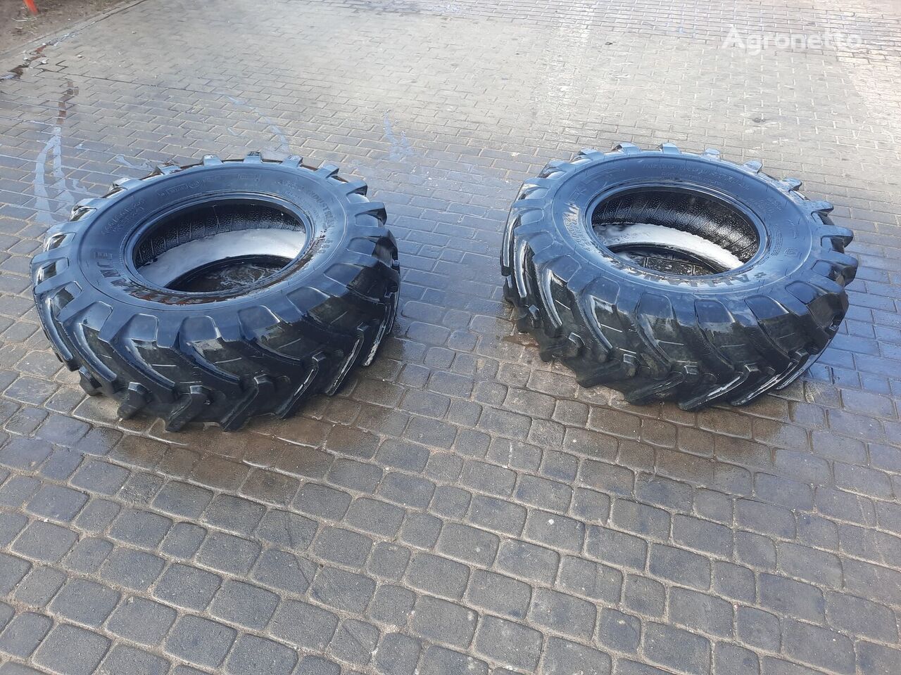 Alliance (16.9 R24) tractor tire