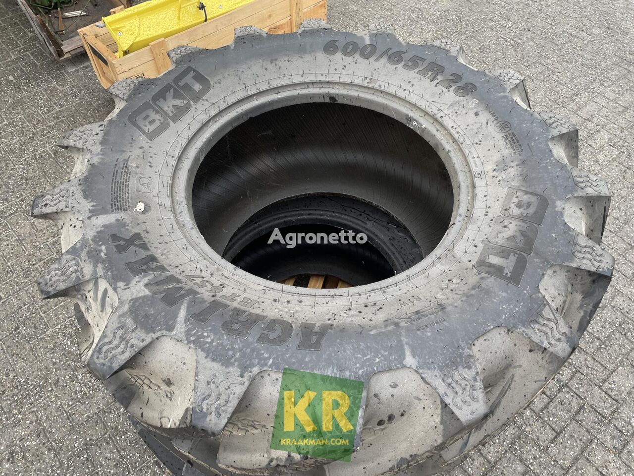 nová pneumatika na traktor BKT Agrimax RT657 E 154D (NIEUW)