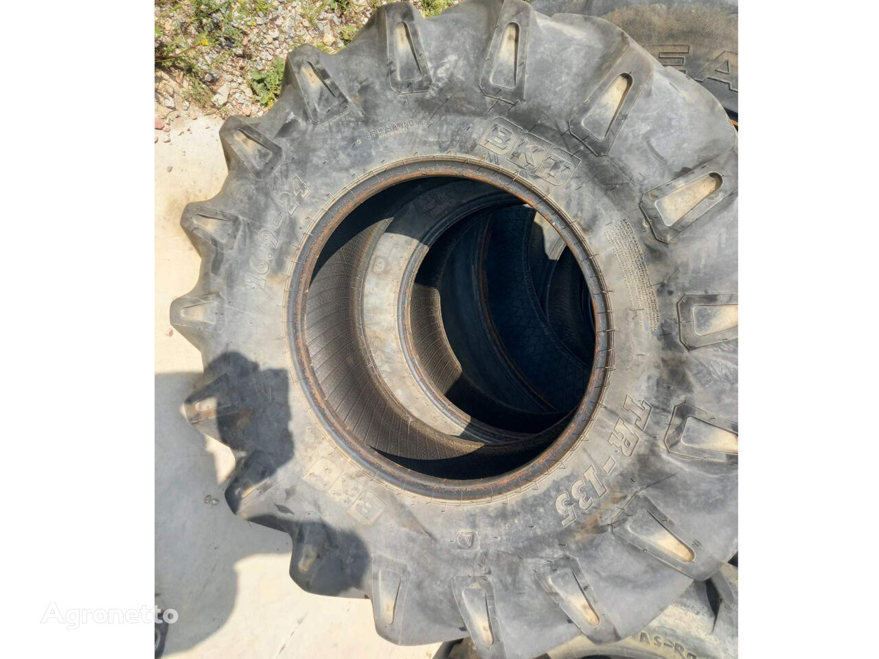 BKT TR-135 tractor tire