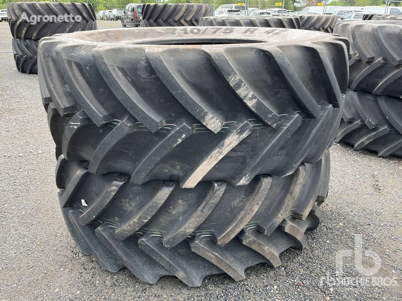 pneu de tracteur Mitas 710/75R42 Quantity of (2) TL 175 D SFT