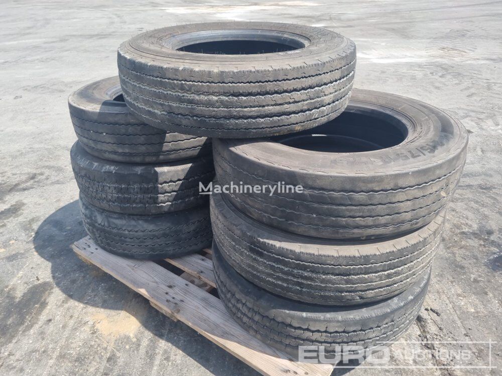 لاستیک لودر 215/75R17.5 Tyres (7 of)