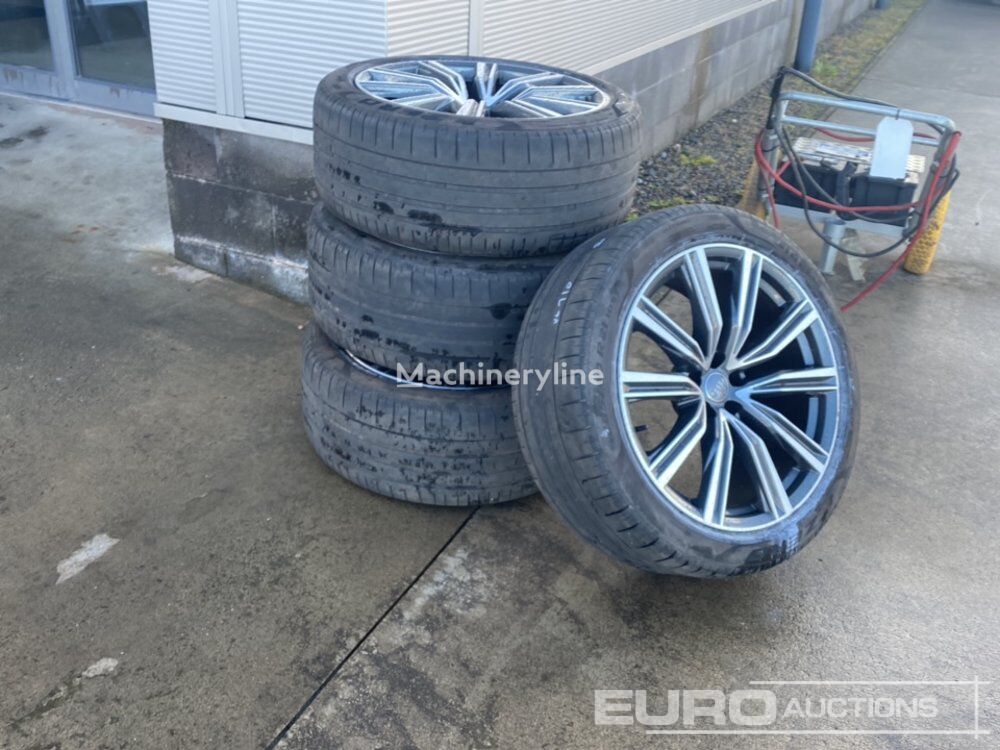 pneu pour chargeuse sur pneus 285/40R21 Pirelli Alloy Wheels to suit Audi (4 of)