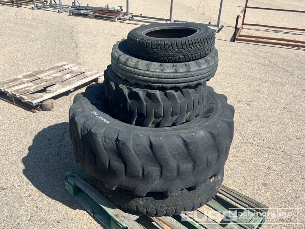 Assortment of Tyres (5 of) / Neumáticos wheel loader tire