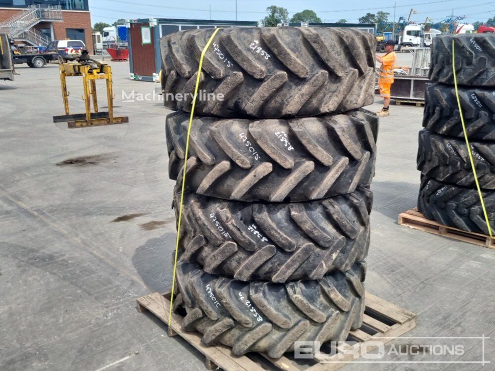 Купить шину для фронтального погрузчика JCB 15.5/80 R24 Tyre (4 of) | Machineryline UA Шина для фронтального погрузчика JCB 15.5/80 R24 Tyre (4 of) - Machineryline