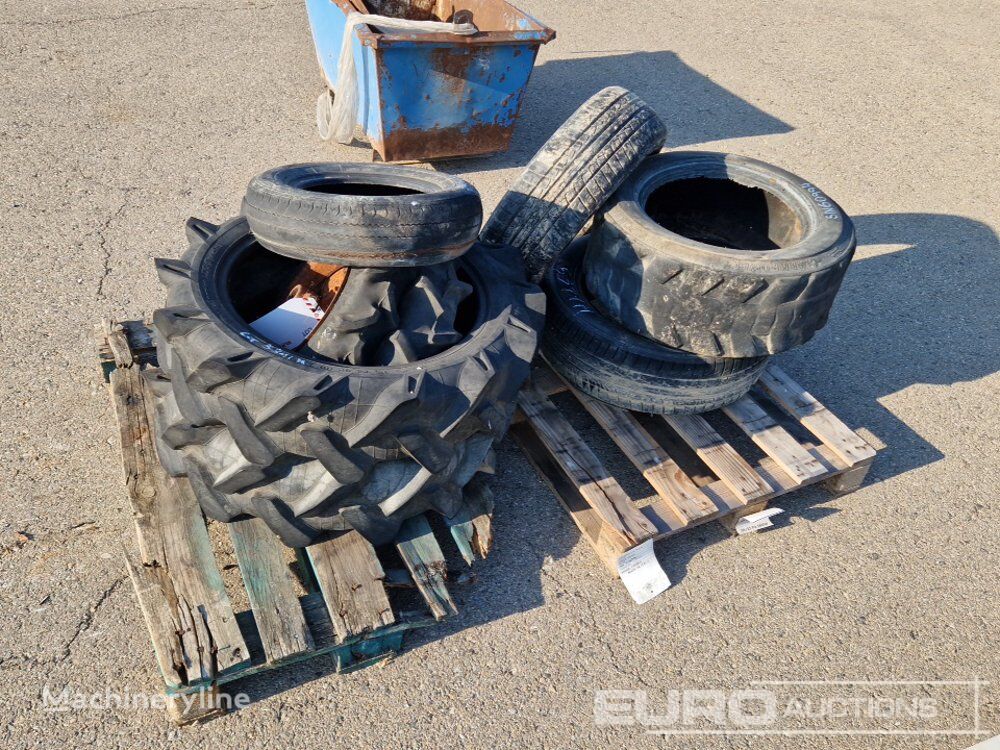 pneu pour chargeuse sur pneus Pallet of Assortment of Tyres & Wheels / Pallets de Ruedas y Neú