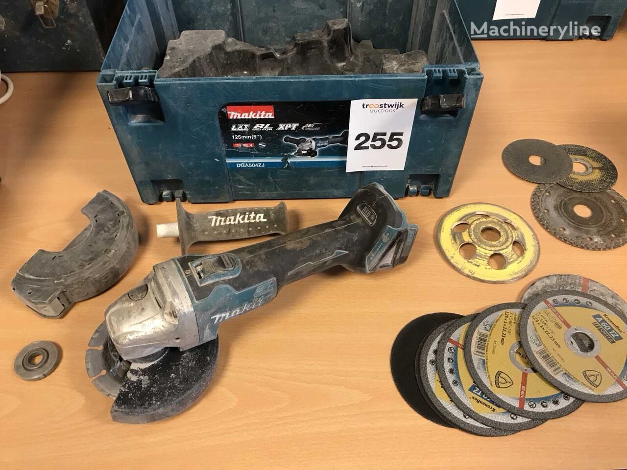 болгарка Makita DGA504zj