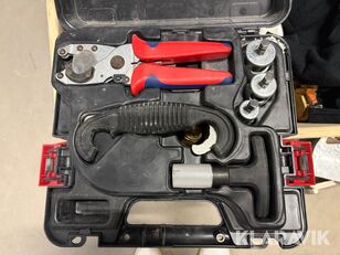 Tece manual pipe cutter