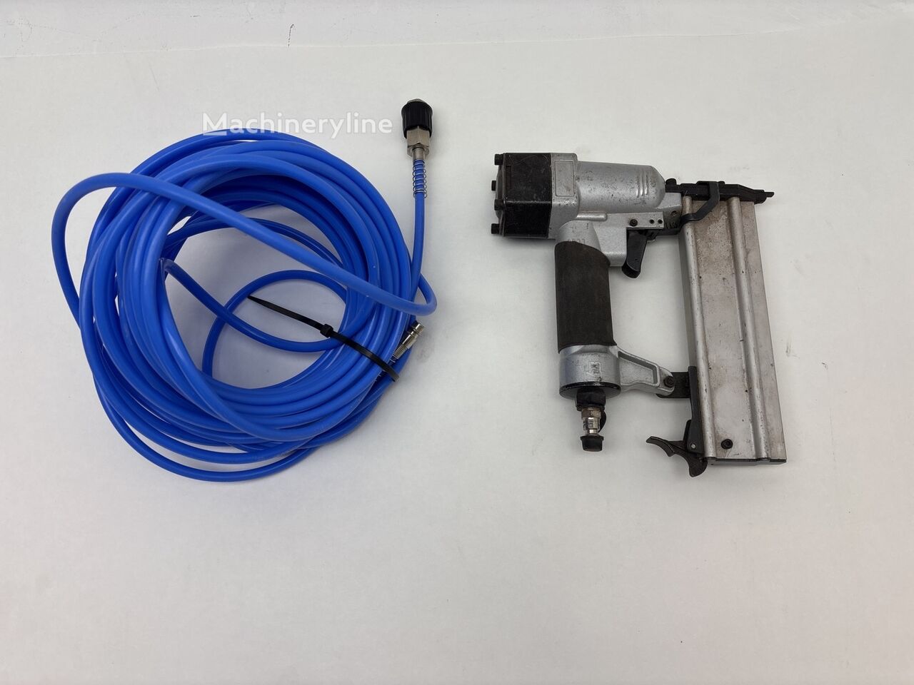 Pistolet do gwoździ - Machineryline