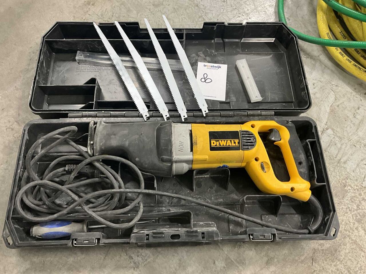 DeWalt DW309-qs reciprocating saw