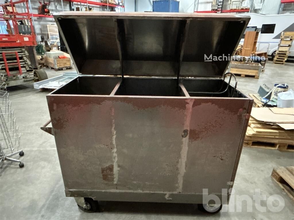 Egentillverkad Wagen mit Verteilerfächern tool cabinet - Machineryline