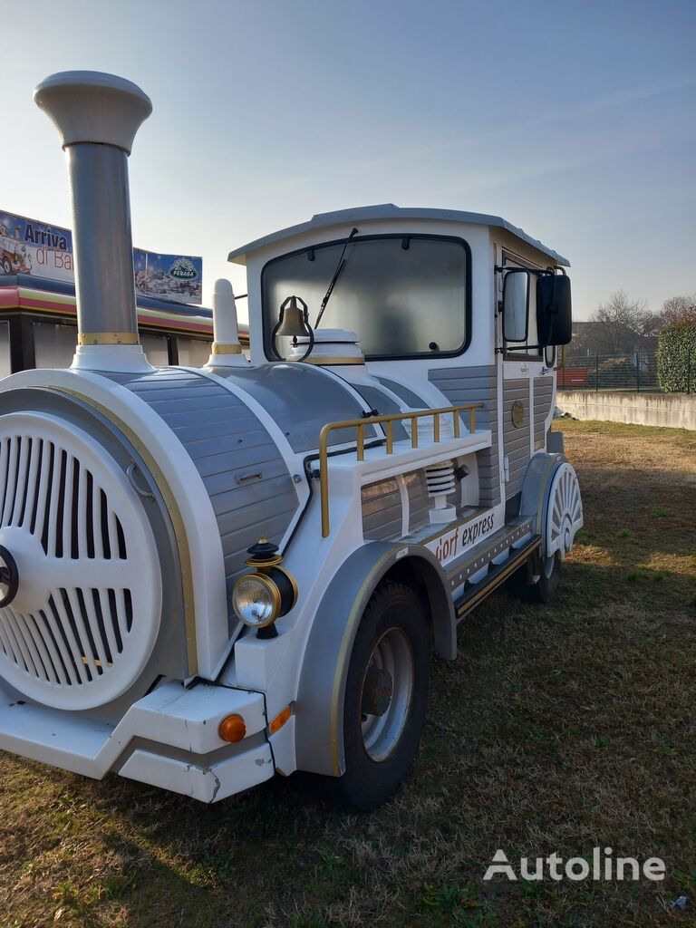 tàu du lịch Tcutu tchu