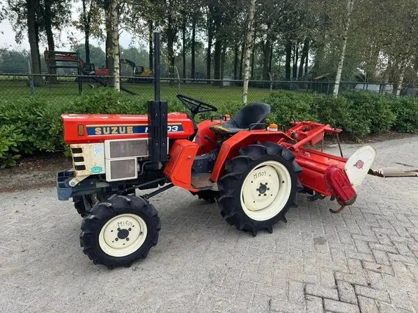 электротягач Diversen  Suzue M1503  mini Compact Tractor