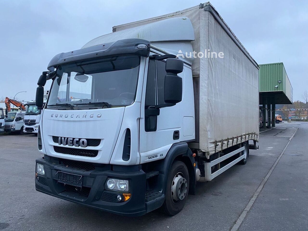 IVECO EuroCargo 140E18 + Tail lift çekici kamyon