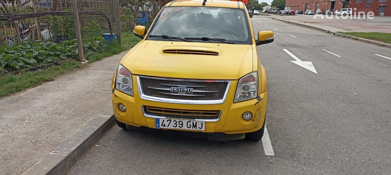 caminhão de reboque Isuzu DMax