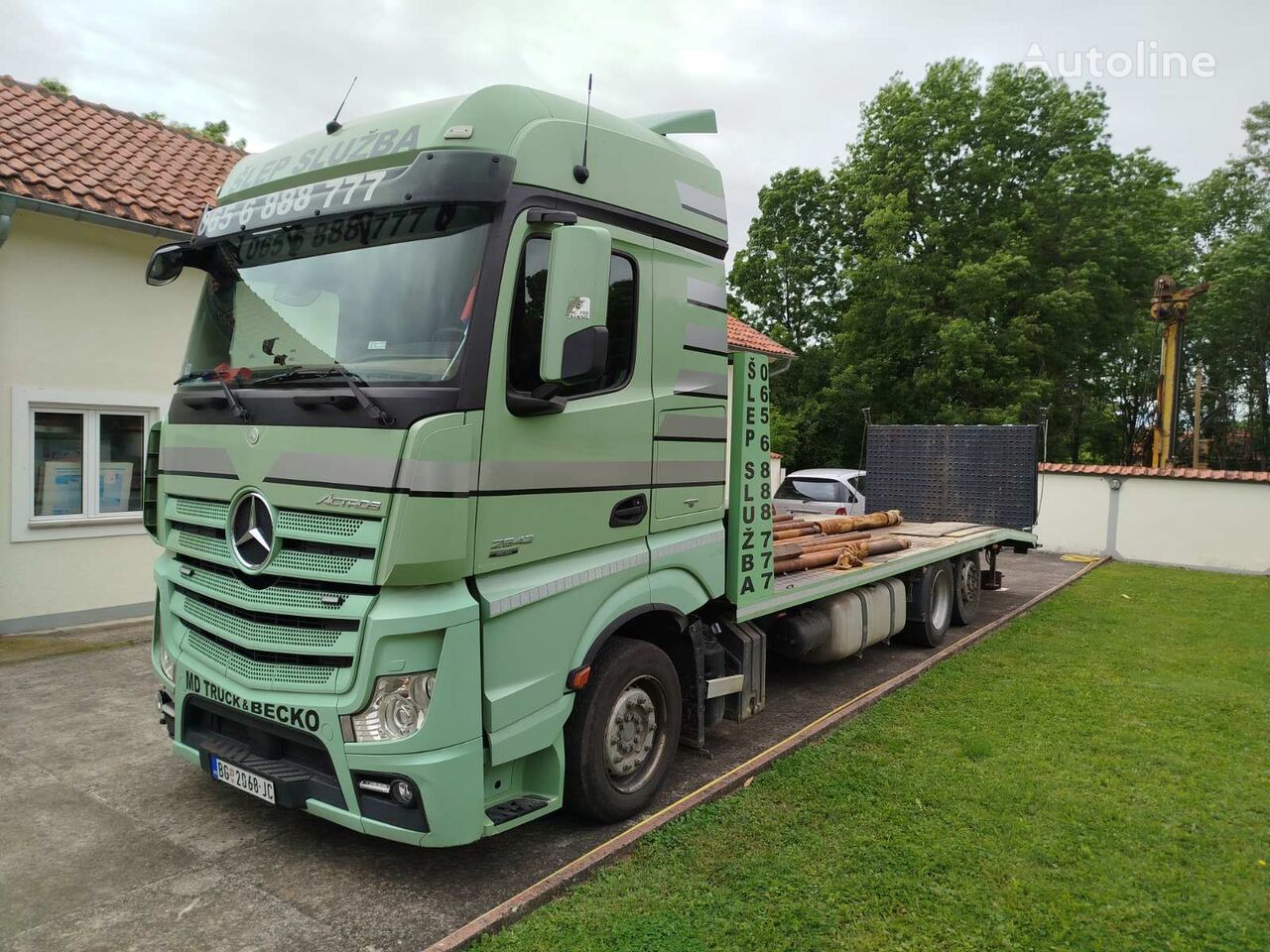 Mercedes-Benz 2542 tow truck