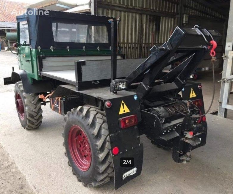 эвакуатор Mercedes-Benz Unimog 411