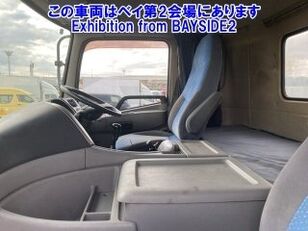 камион за шлепување Nissan QUON