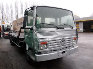 damaged Renault Midliner S 150 tow truck