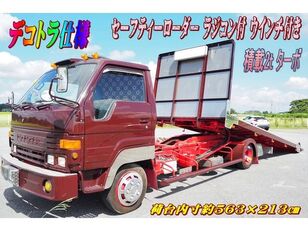 Toyota DYNA tow truck