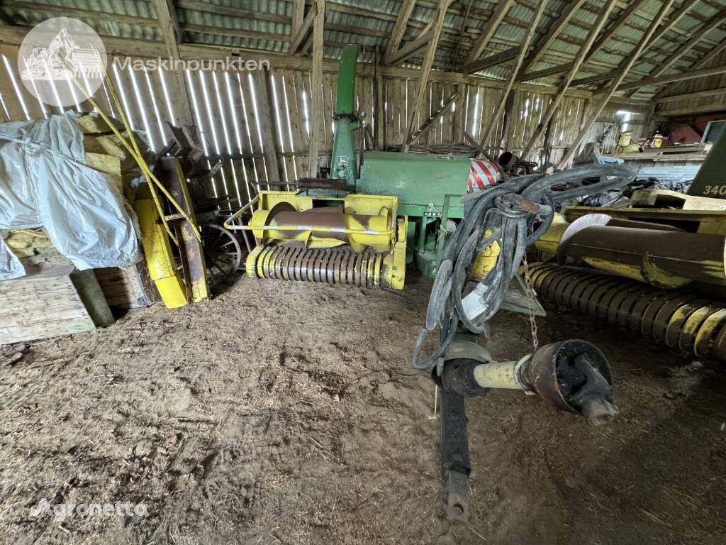 ensileuse tractée John Deere Exakthack 3765