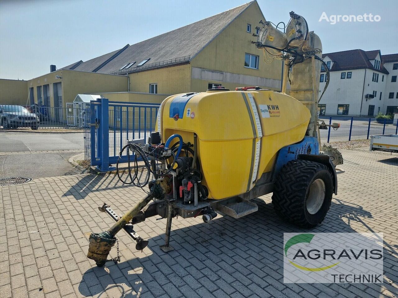 Munckhof KWH EC 1750 T2  trailed sprayer