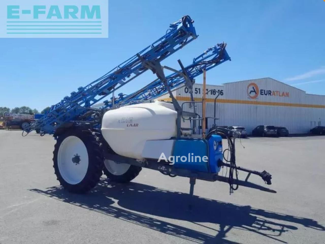 آلة الرش المقطورة meteor2800 - Agroline