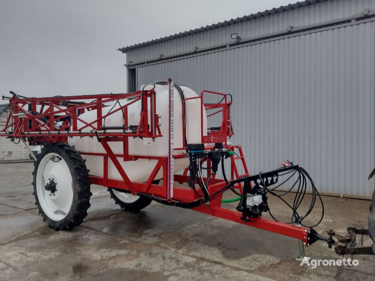 new OShSh - 2500 trailed sprayer