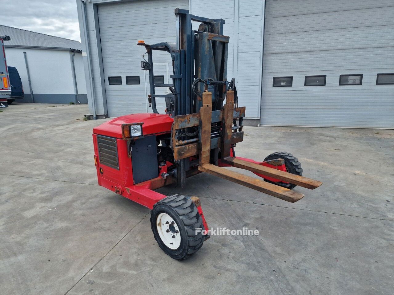 Moffett M4 25.3 truck mounted forklift - Forkliftonline