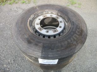 pneu de camion Bridgestone 385 / 65 R 22.5 OPLEGGER BANDEN MET STAAL WIEL