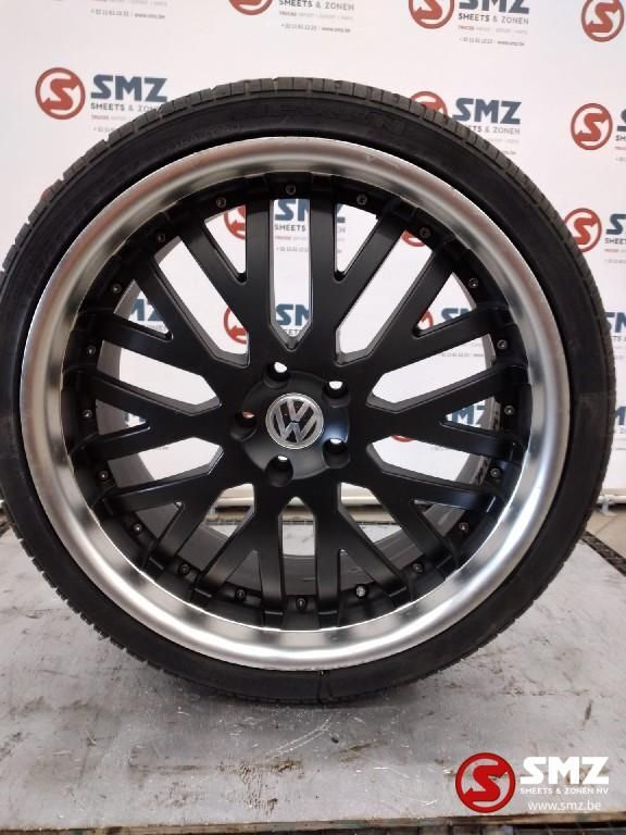 Volkswagen Occ Band 295/30R22 103V Roadian HP Nexen set neumático para camión