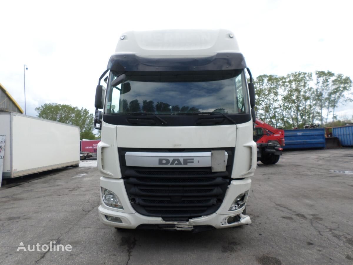 السيارات القاطرة DAF CF 460