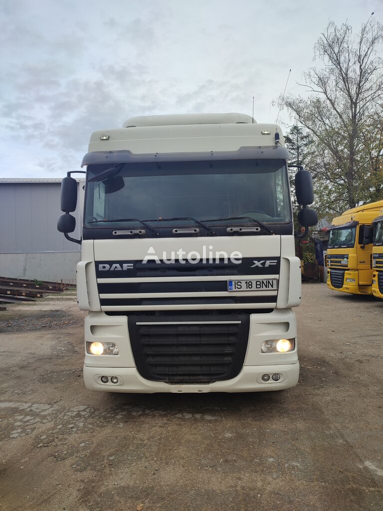 DAF XF 105 460 tractora