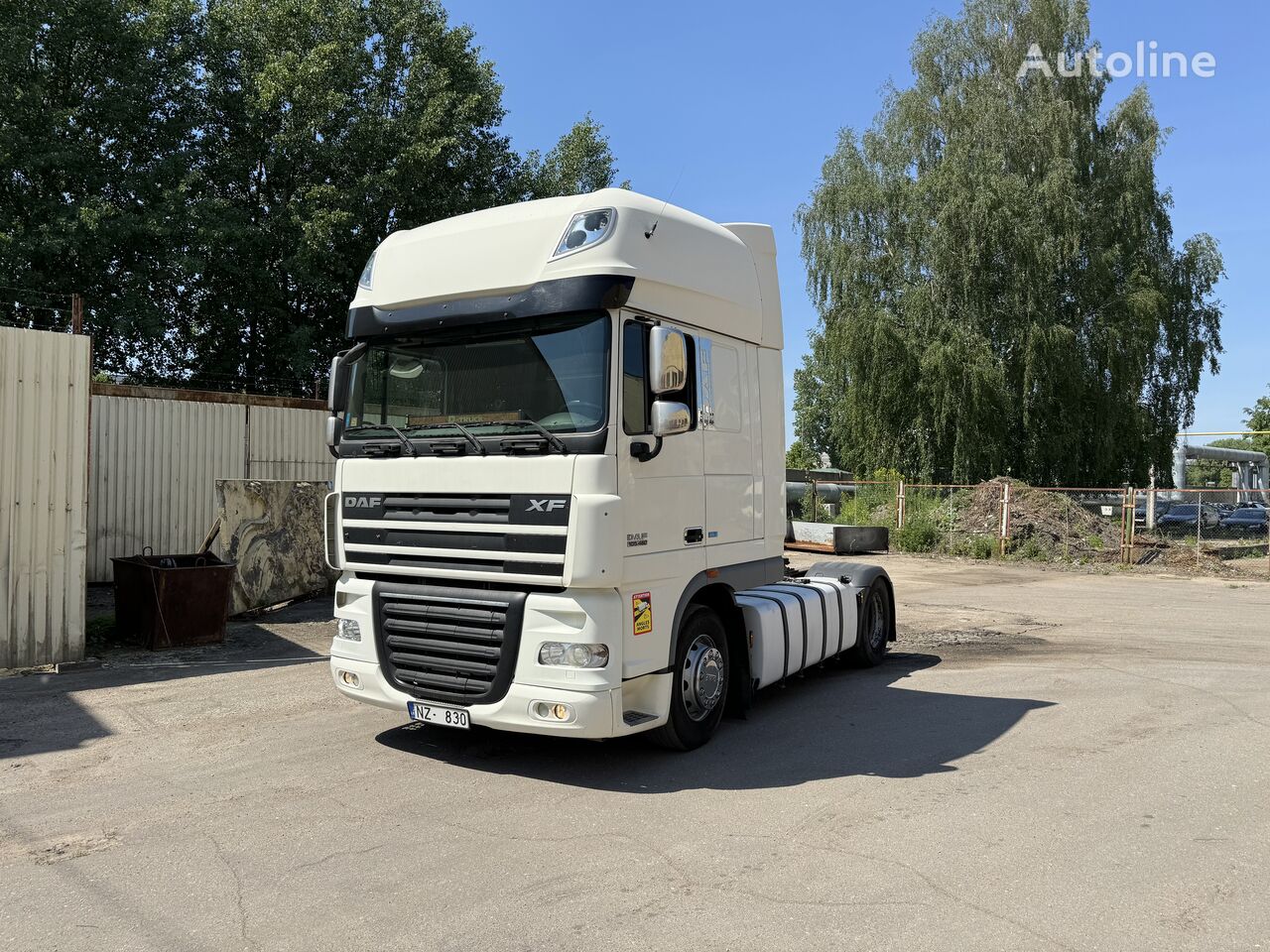 DAF XF 105 460 truck tractor