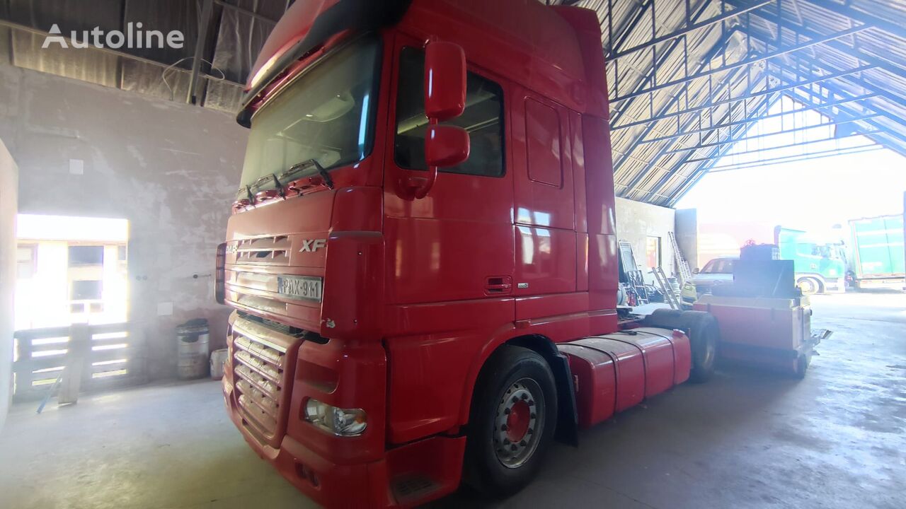 DAF XF 105.460  truck tractor